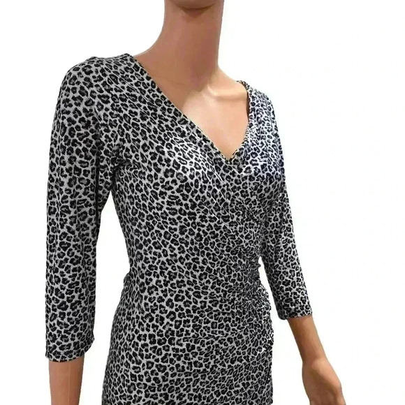 Chic Leopard Print Bodycon Dress - 3/4 Sleeve V-Neck Midi - Picture 3 of 9